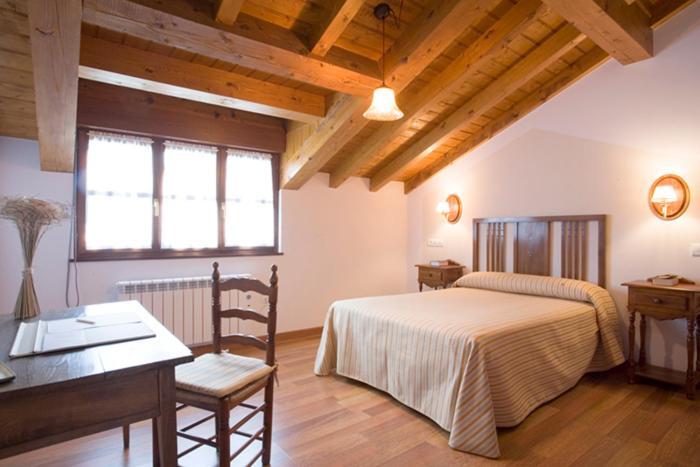 Hotel La Fonda de Bustio Habitación foto